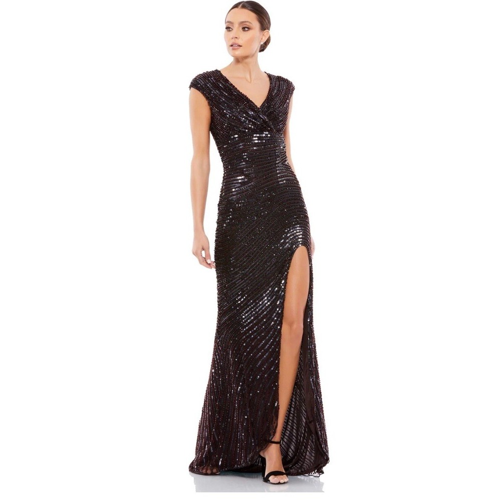 Mac‎ Duggal NWT Cap Sleeve Sequined Evening Gown In Green. Women's Size 8!